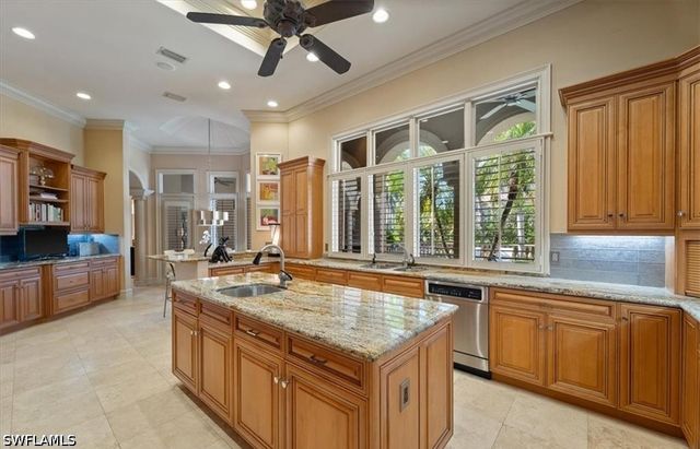 550 21st AVE S, Naples, FL 34102