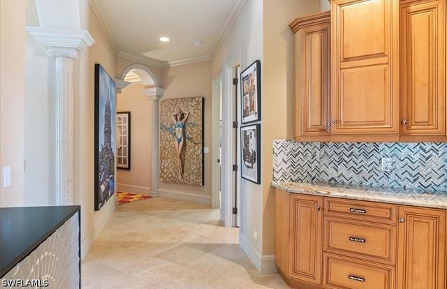 550 21st AVE S, Naples, FL 34102