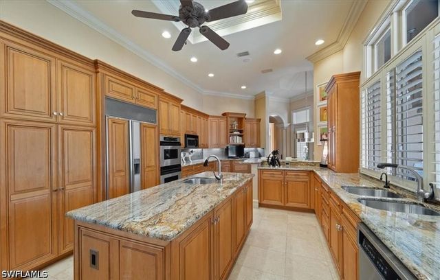 550 21st AVE S, Naples, FL 34102