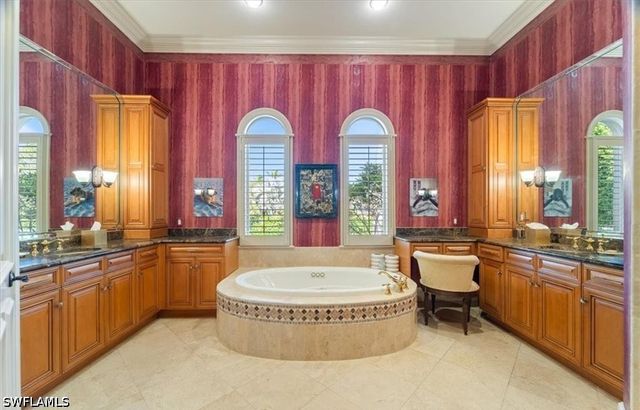 550 21st AVE S, Naples, FL 34102