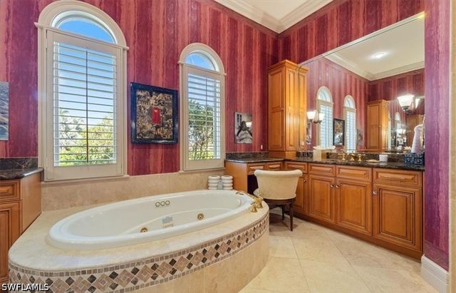 550 21st AVE S, Naples, FL 34102