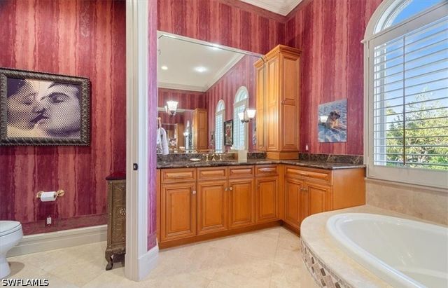 550 21st AVE S, Naples, FL 34102