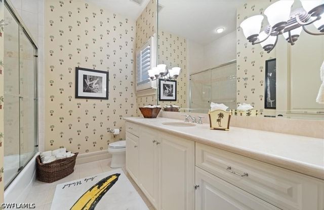 550 21st AVE S, Naples, FL 34102
