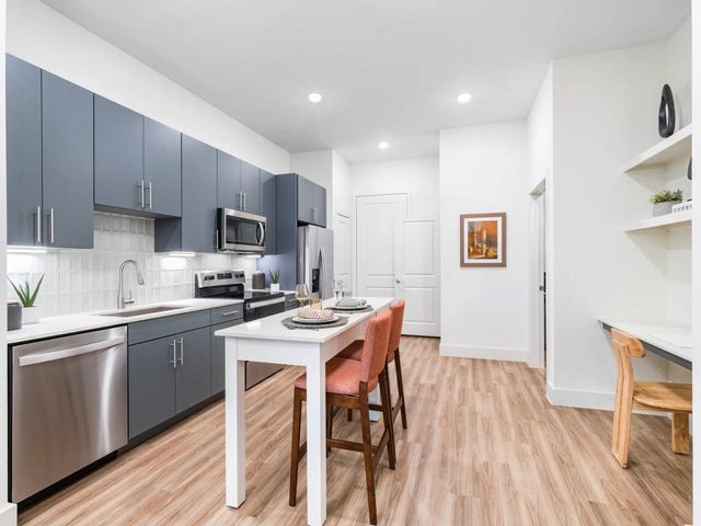 641 W Crosstimbers Street A3.352, Houston, TX 77018