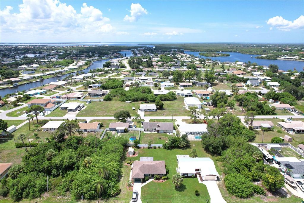 515 MERIDAN AVENUE NW, Port Charlotte, FL 33952