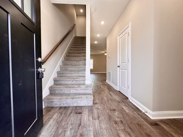 1170 Meadowhill Ln, Clarksville, TN 37043