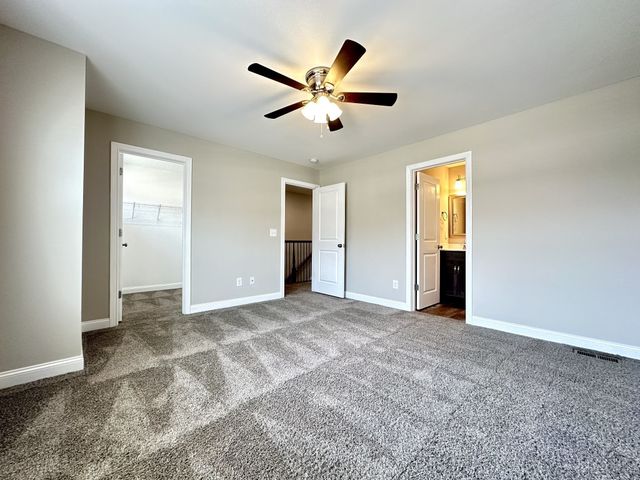 1170 Meadowhill Ln, Clarksville, TN 37043