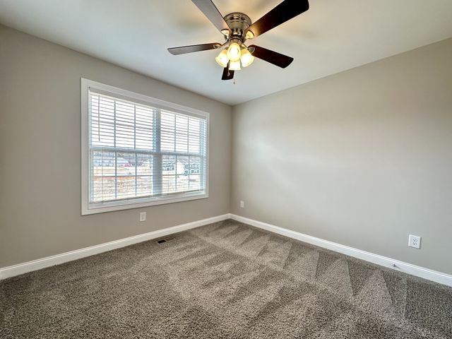 1170 Meadowhill Ln, Clarksville, TN 37043