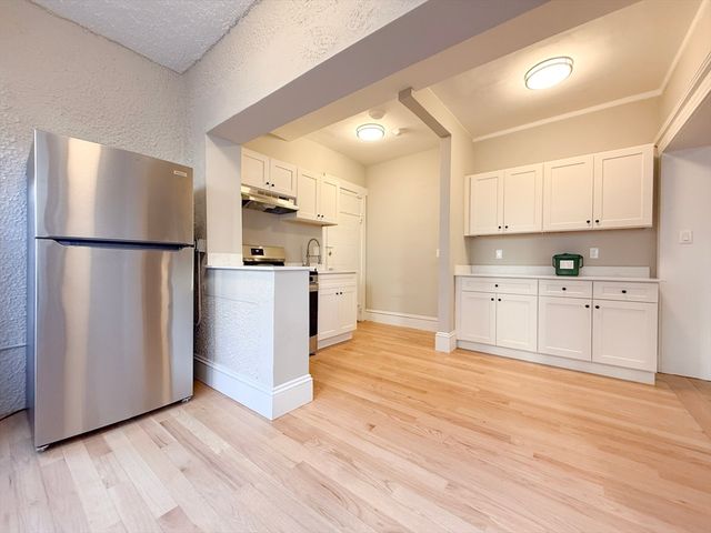 19 Agassiz 3B, Cambridge, MA 02140