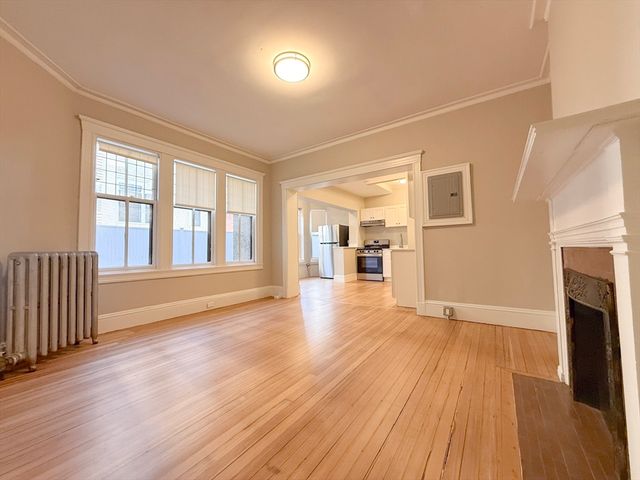 19 Agassiz 3B, Cambridge, MA 02140