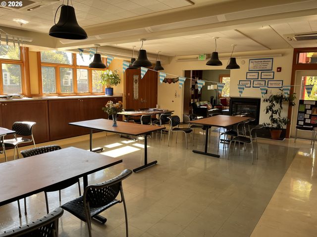 2525 N KILLINGSWORTH St 314, Portland, OR 97217