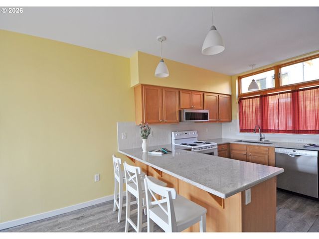 2525 N KILLINGSWORTH St 314, Portland, OR 97217