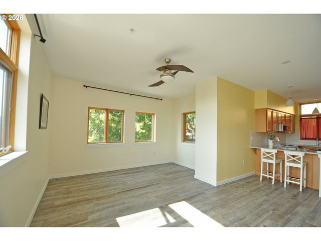 2525 N KILLINGSWORTH St 314, Portland, OR 97217