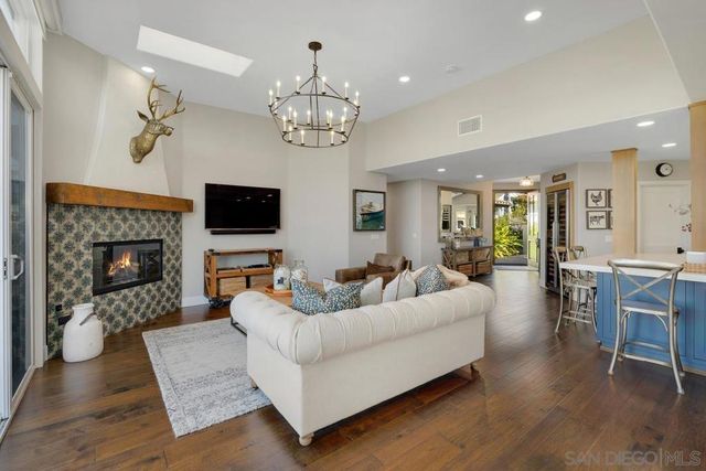 6502 Manana Place, La Jolla, CA 92037