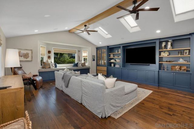 6502 Manana Place, La Jolla, CA 92037