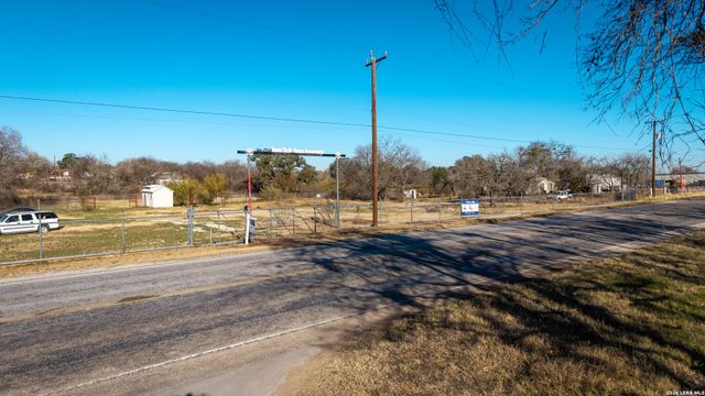 5609 N Fm 3465, Adkins, TX 78101