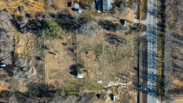 5609 N Fm 3465, Adkins, TX 78101