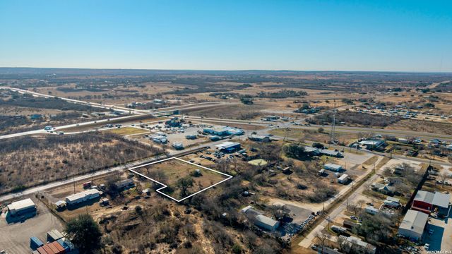 5609 N Fm 3465, Adkins, TX 78101