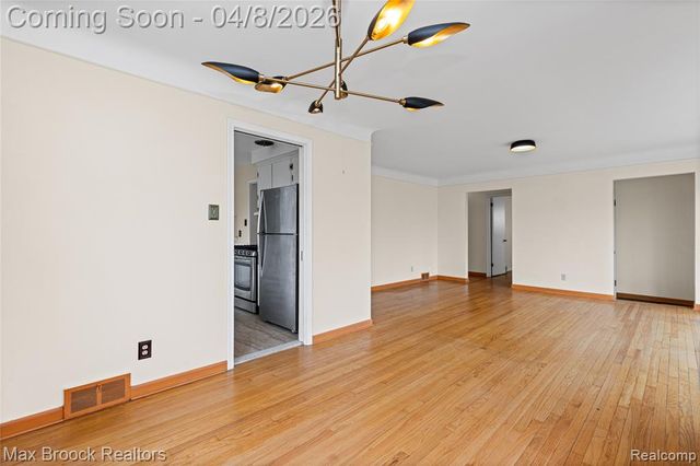 17000 W 13 Mile Road, Beverly Hills, MI 48025
