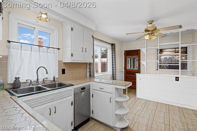 17000 W 13 Mile Road, Beverly Hills, MI 48025