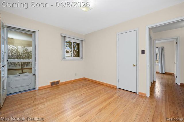 17000 W 13 Mile Road, Beverly Hills, MI 48025