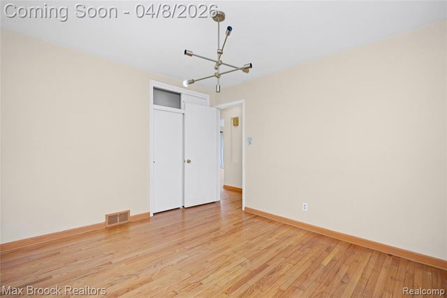 17000 W 13 Mile Road, Beverly Hills, MI 48025