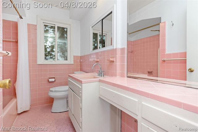 17000 W 13 Mile Road, Beverly Hills, MI 48025