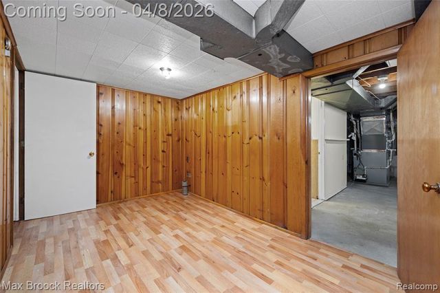 17000 W 13 Mile Road, Beverly Hills, MI 48025