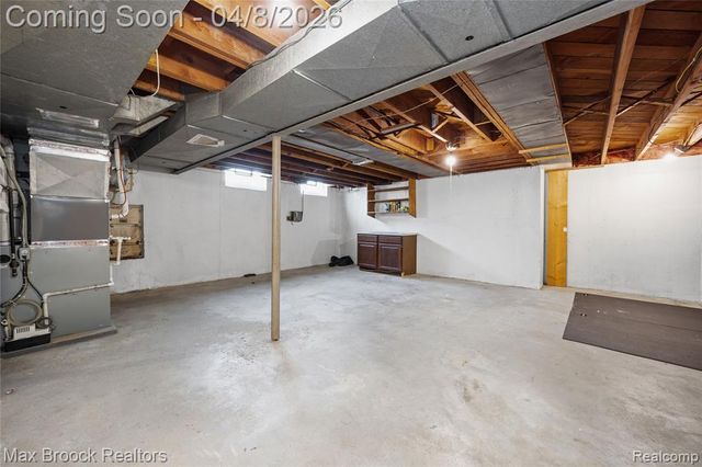 17000 W 13 Mile Road, Beverly Hills, MI 48025