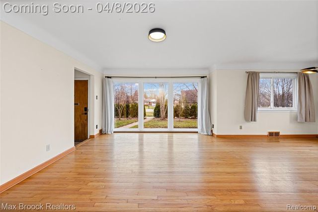 17000 W 13 Mile Road, Beverly Hills, MI 48025