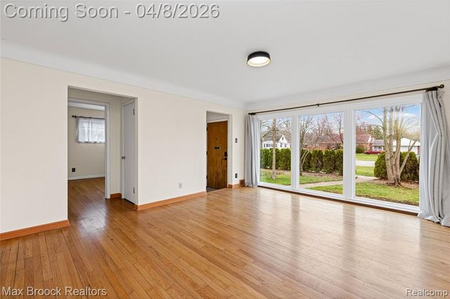 17000 W 13 Mile Road, Beverly Hills, MI 48025