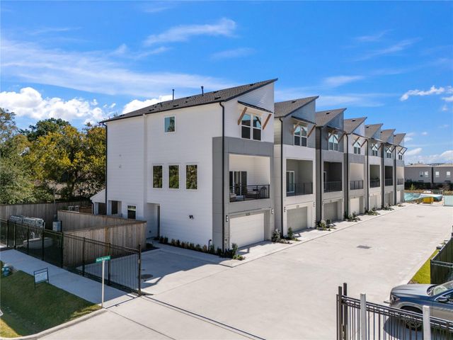 529 Moving Meadows Drive, Houston, TX 77018