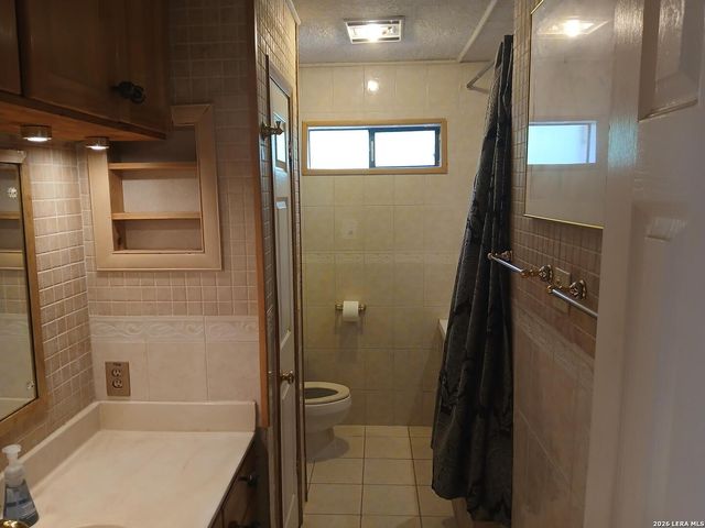 11239 Blue Waters, Helotes, TX 78023