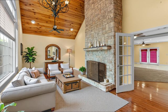 2110 Graefenburg Road, Lawrenceburg, KY 40342