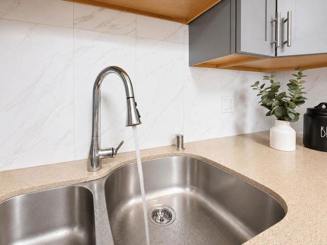 26 Vendome Avenue, Daly City, CA 94014