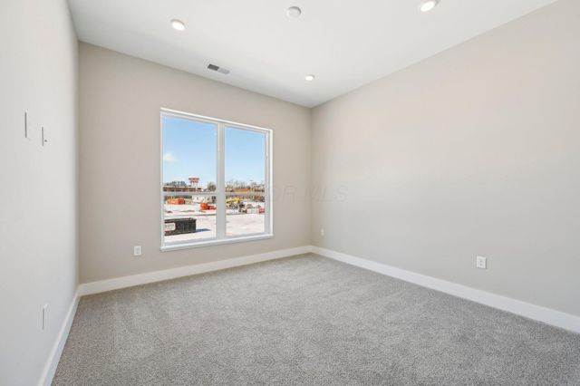 270 Dickenson Street, 202, Columbus, OH 43215