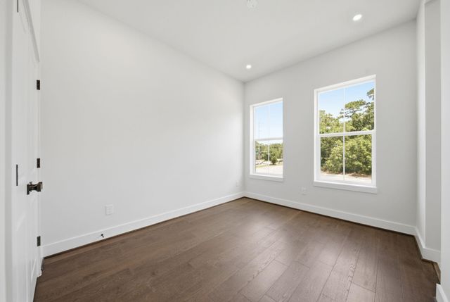 5522 Wheatley Street E, Houston, TX 77091