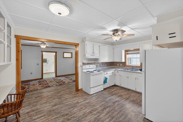 212 E Main Street, Disney, OK 74340