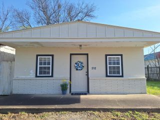 212 E Main Street, Disney, OK 74340