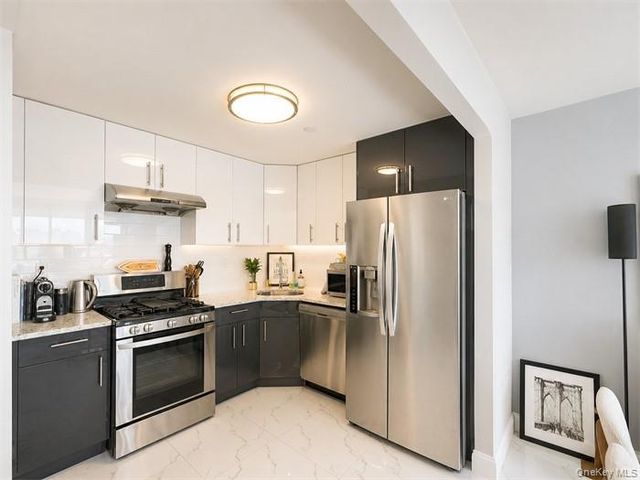 4511 82nd Street W8G, Elmhurst, NY 11373