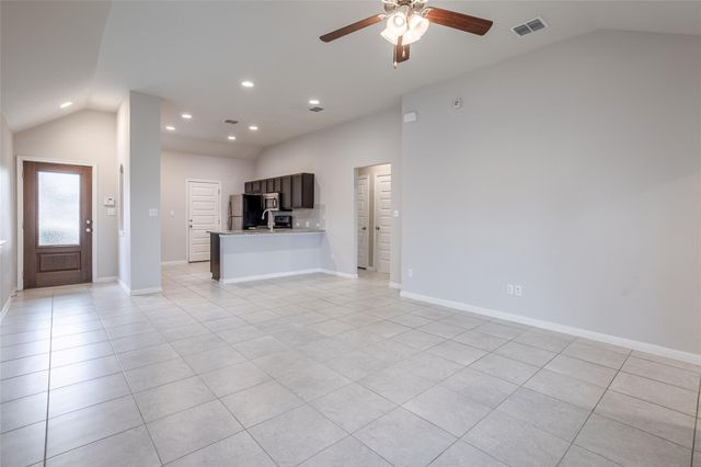 615 Stampede RD, San Marcos, TX 78666