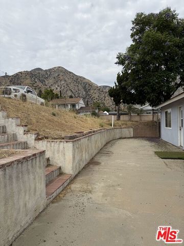 12471 Tibbetts Street, Sylmar, CA 91342