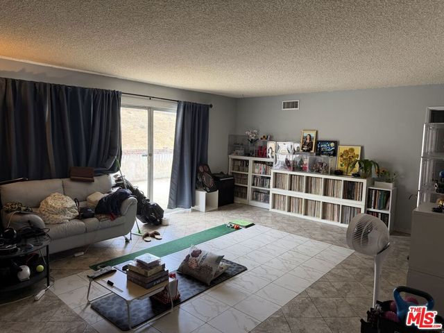 12471 Tibbetts Street, Sylmar, CA 91342