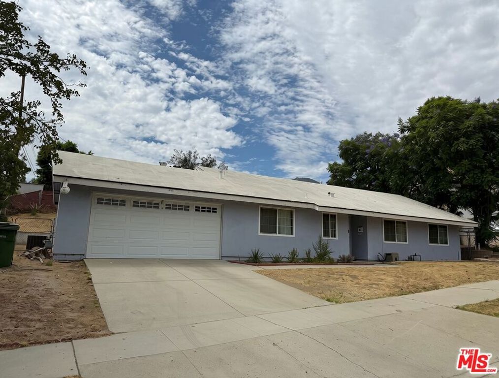 12471 Tibbetts Street, Sylmar, CA 91342