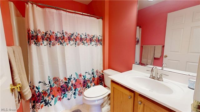 5786 Overlook Way, North Ridgeville, OH 44039