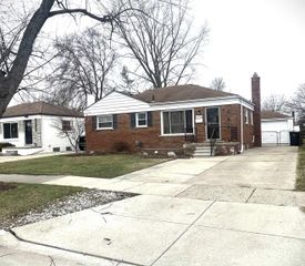 29219 Joan St Street, St Clair Shores, MI 48081