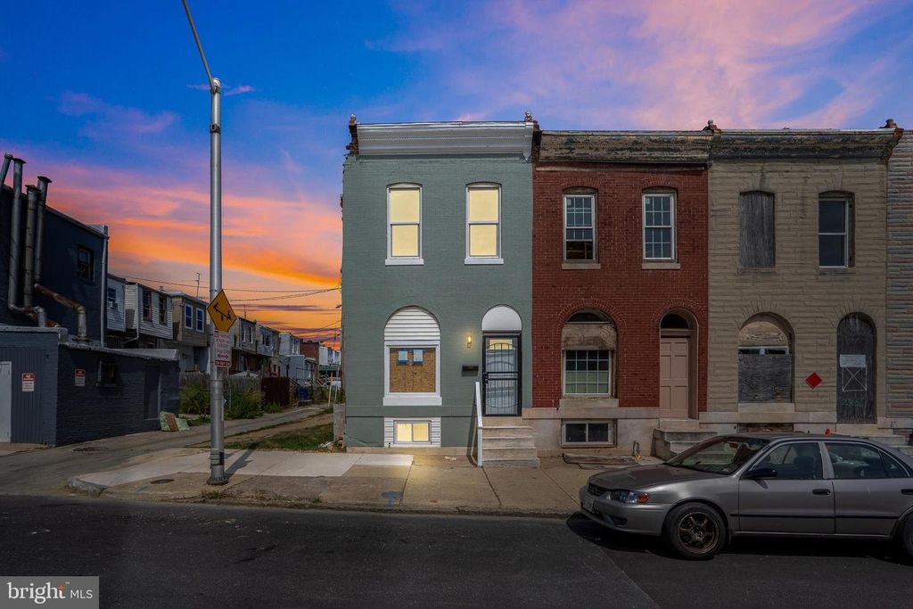 2302 E HOFFMAN ST, Baltimore, MD 21213