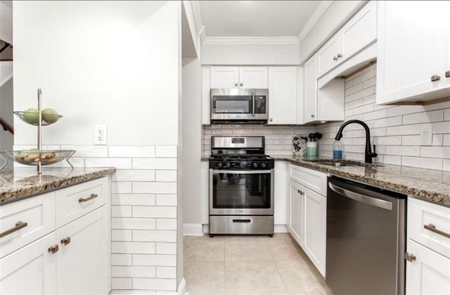 6980 Roswell Road B6, Atlanta, GA 30328