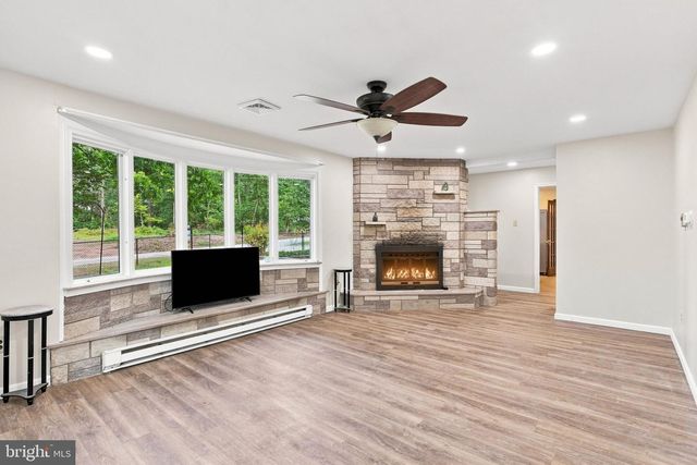 160 KENNEDY LN, Etters, PA 17319