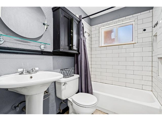 260 Ley Dr, La Salle, CO 80645